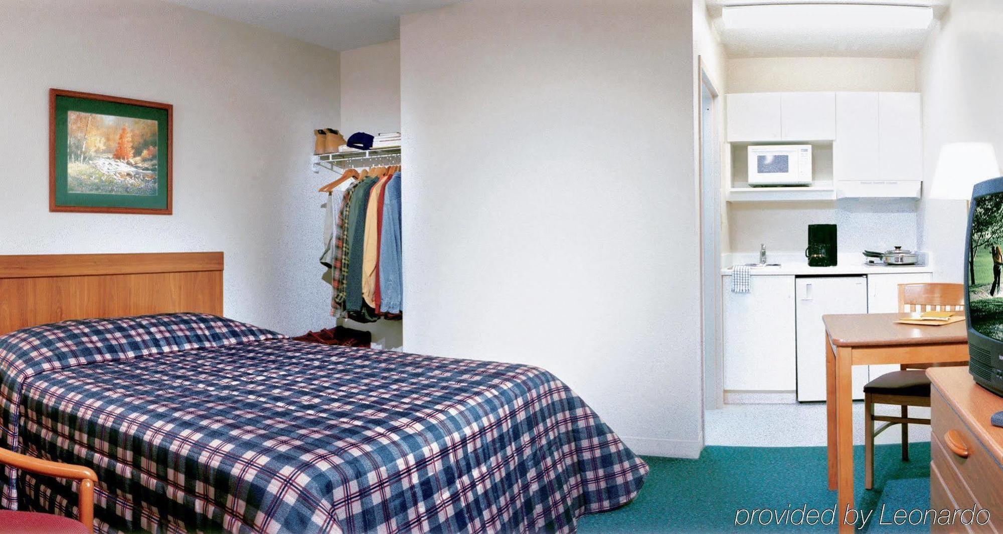 Hometowne Studios By Red Roof Colorado Springs - Airport Quarto foto